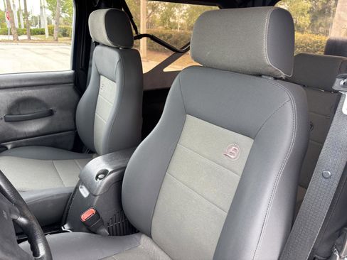 Used 2005 Jeep Wrangler Unlimited image 11