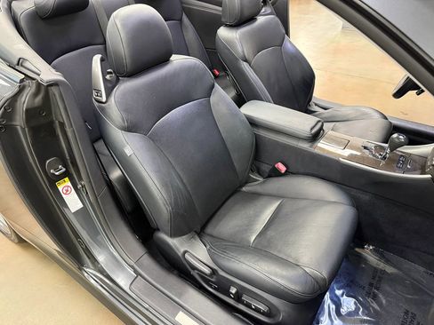 Used 2011 Lexus IS 250C w/ Luxury Pkg RWD image 21