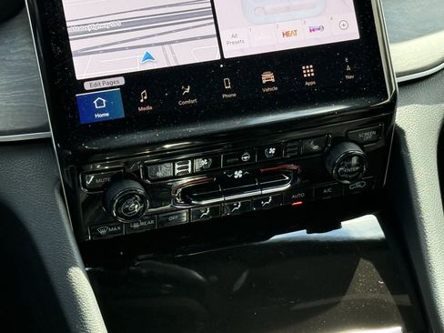 New 2025 Jeep Grand Cherokee Limited w/ Luxury Tech Group II image 14