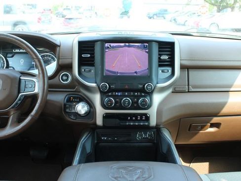 Used 2019 RAM 1500 Laramie AWD/4WD image 18