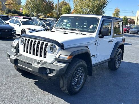 Used 2024 Jeep Wrangler Sport S image 8