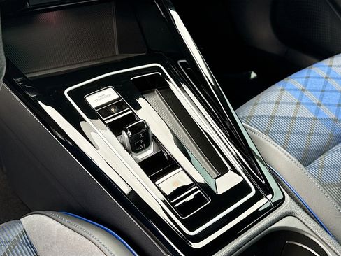 Used 2025 Volkswagen Golf R Black Edition w/ Euro Stye Package image 27