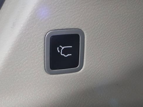 Used 2023 Chrysler Pacifica Touring-L FWD image 51