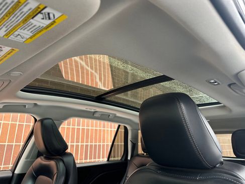 Used 2025 Lincoln Aviator Premiere image 25