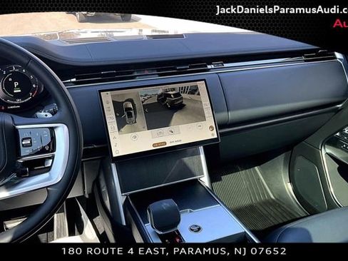 Used 2025 Land Rover Range Rover SE image 6