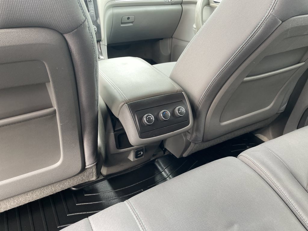 Used 2017 Chevrolet Traverse LT AWD/4WD image 20