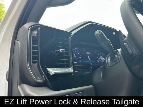 Used 2024 Chevrolet Silverado 1500 LT Trail Boss AWD/4WD image 19
