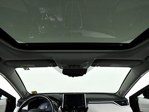 Used 2019 Toyota RAV4 Limited image 22