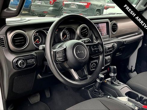 Used 2022 Jeep Gladiator Sport w/ Trailer Tow Package image 17