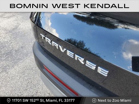 Used 2025 Chevrolet Traverse LT image 11