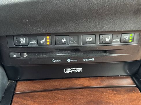 Used 2022 Lexus ES 300h Ultra Luxury w/ Accessory Package 2 FWD image 16