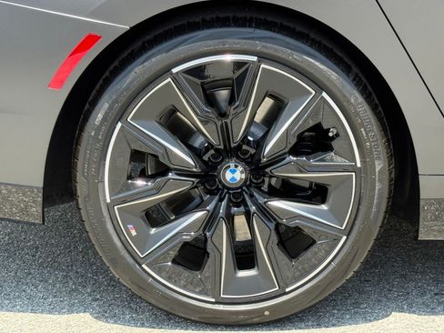 New 2026 BMW 740i w/ Premium Package RWD image 17