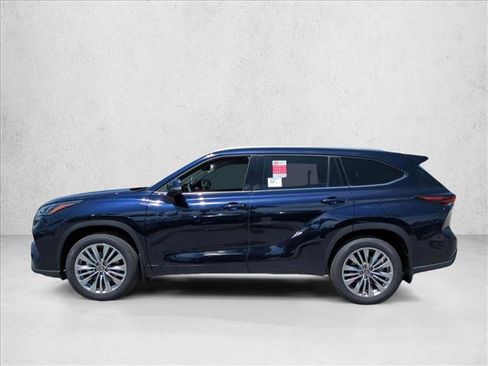 New 2026 Toyota Highlander Platinum AWD/4WD image 5