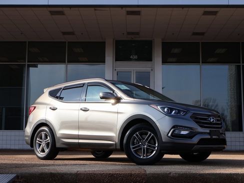 Used 2017 Hyundai Santa Fe Sport image 2