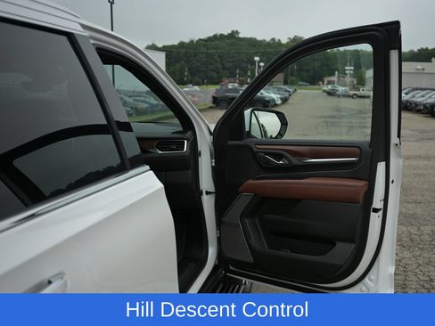 Used 2023 GMC Yukon XL Denali Ultimate w/ LPO, Floor Liner Package AWD/4WD image 51