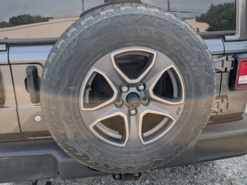 Used 2019 Jeep Wrangler Unlimited Sport S AWD/4WD image 5