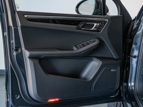 New 2025 Porsche Macan image 12