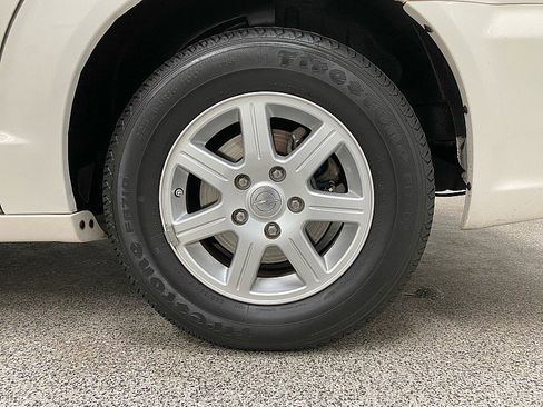 Used 2012 Chrysler Town & Country Touring image 30