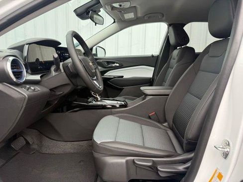 New 2026 Chevrolet Trax LT FWD image 6