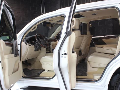 Used 2019 Lexus LX 570 4WD image 20