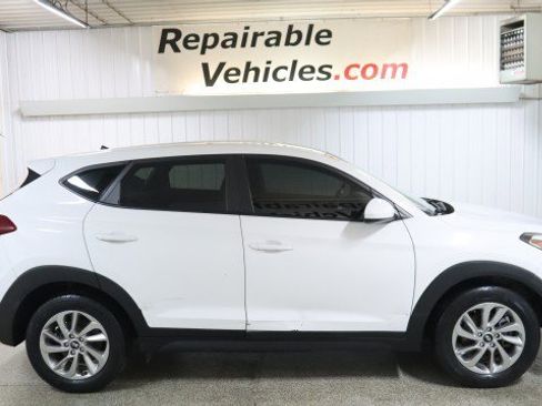 Used 2018 Hyundai Tucson SE image 4