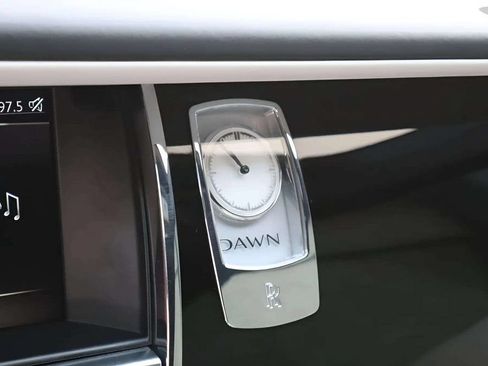 Used 2018 Rolls-Royce Dawn RWD image 22