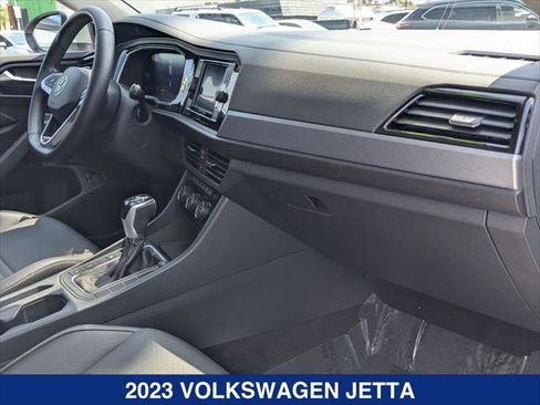 Used 2023 Volkswagen Jetta SE w/ Panoramic Sunroof Package FWD image 23