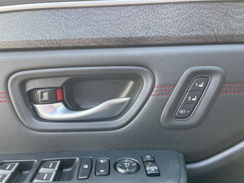 Certified 2026 Honda Pilot Black Edition image 10