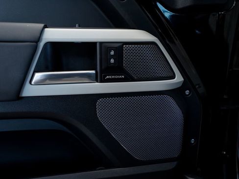 Used 2024 Land Rover Defender 90 S AWD/4WD image 28