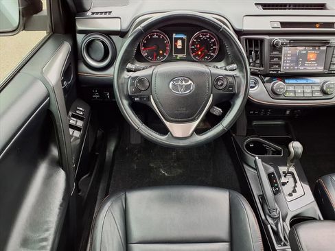 Used 2016 Toyota RAV4 SE image 13
