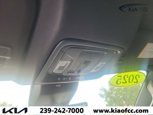 Used 2025 GMC Sierra 1500 AT4 w/ AT4 Premium Package AWD/4WD image 28