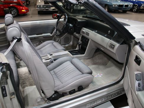 Used 1990 Ford Mustang GT RWD image 48
