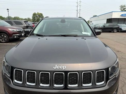 Used 2019 Jeep Compass Latitude AWD/4WD image 3