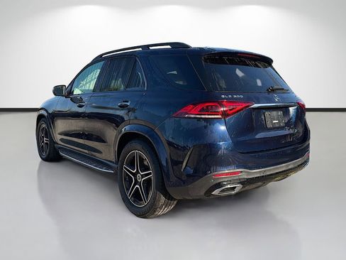 Used 2020 Mercedes-Benz GLE 350 4MATIC w/ AMG Line Exterior image 5