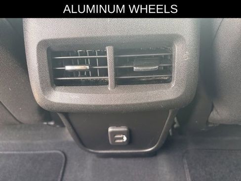 Used 2022 Chevrolet Equinox LT w/ Driver Convenience Package image 27