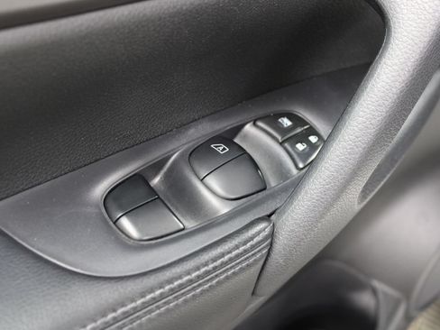 Used 2015 Nissan Rogue SV AWD/4WD image 52