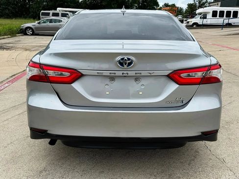 Used 2020 Toyota Camry LE w/ Carpet Mat Package FWD image 5