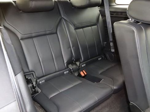 Used 2019 Land Rover Discovery HSE AWD/4WD image 20