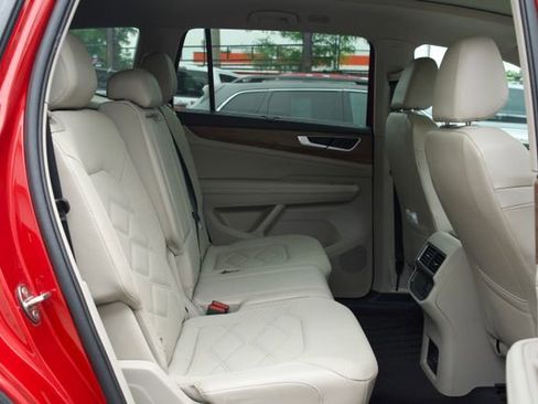 Used 2024 Volkswagen Atlas SE w/ Panoramic Sunroof Package AWD/4WD image 36
