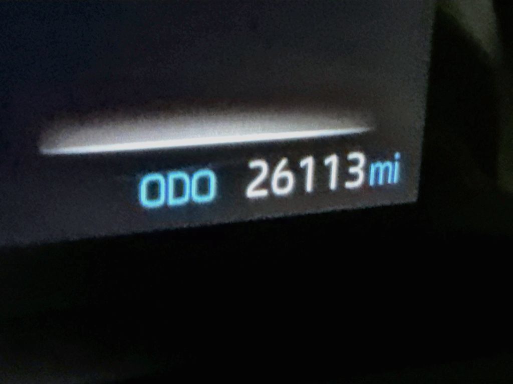 Certified 2024 Toyota Sienna LE FWD image 5