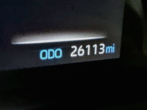 Certified 2024 Toyota Sienna LE FWD image 5