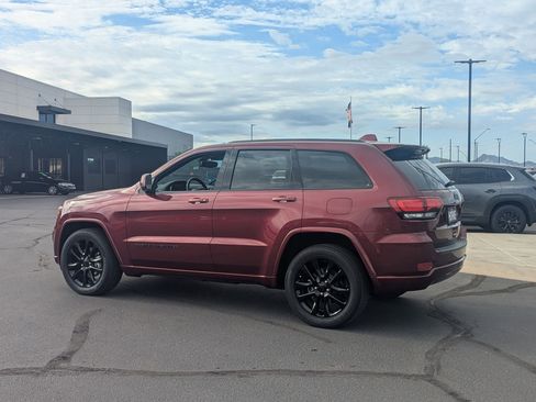 Used 2020 Jeep Grand Cherokee Altitude image 4