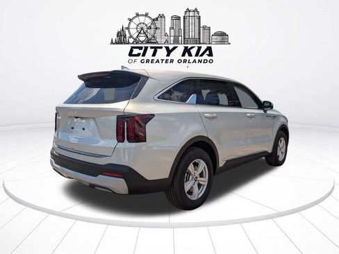 New 2026 Kia Sorento LX FWD image 7