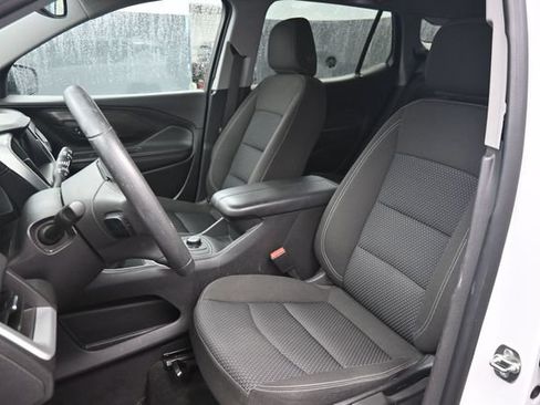 Used 2024 GMC Terrain SLE AWD/4WD image 18
