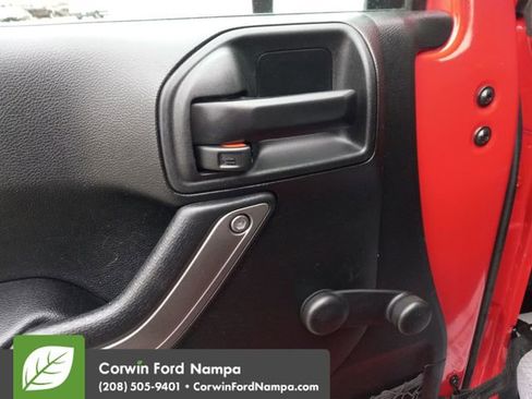 Used 2018 Jeep Wrangler Unlimited Sport w/ Connectivity Group image 11