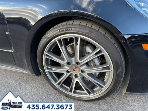 Used 2018 Porsche Panamera 4 image 9
