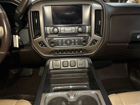 Used 2017 GMC Sierra 2500 Denali w/ Duramax Plus Package image 22