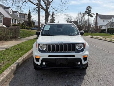 Used 2023 Jeep Renegade Limited image 3