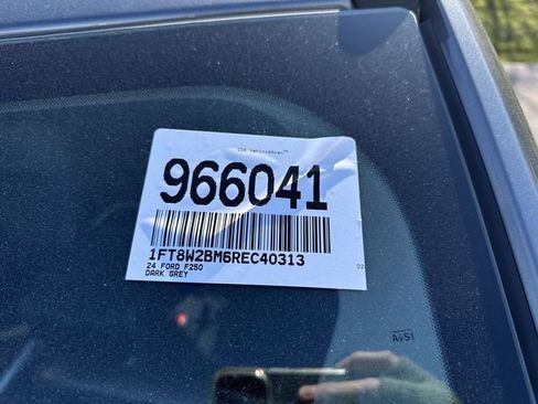 Used 2024 Ford F250 Lariat w/ Lariat Ultimate Package AWD/4WD image 3