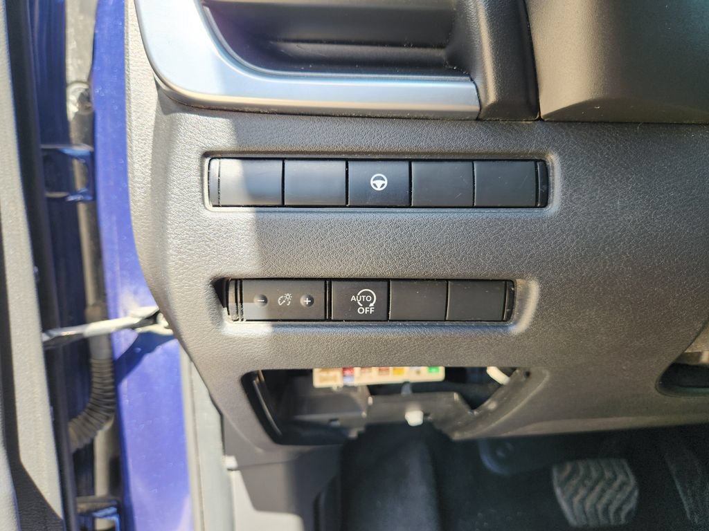 Used 2023 Nissan Rogue SV FWD image 21